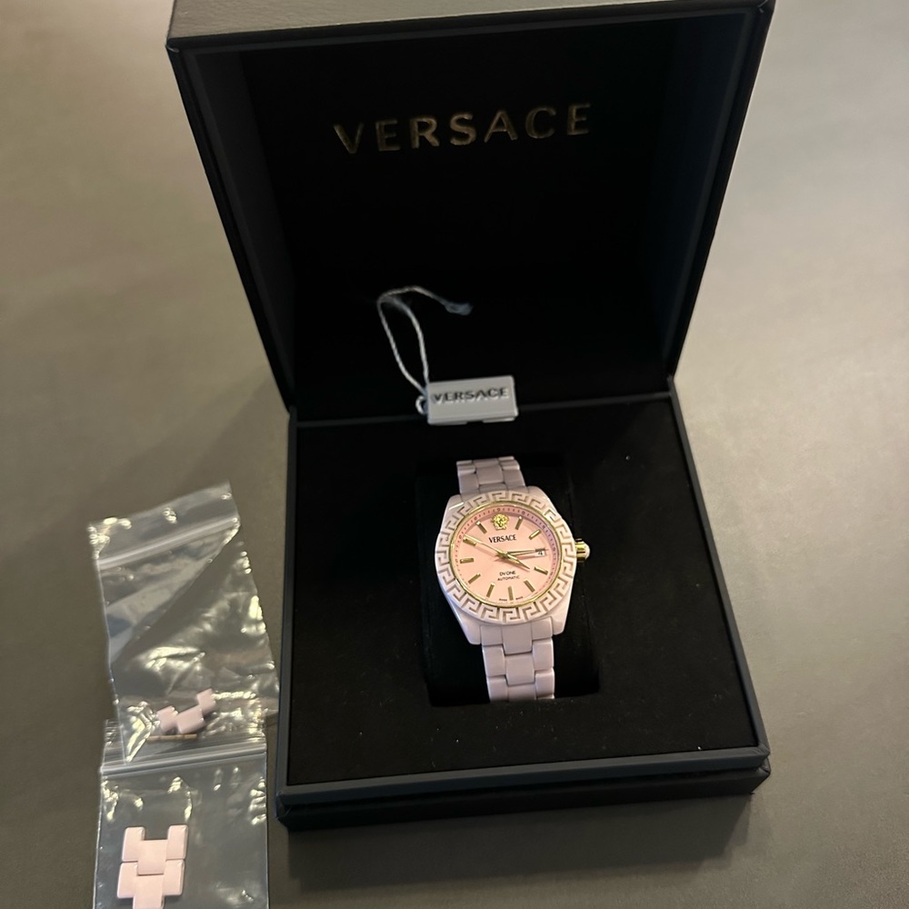 SELL MY AUTOMATIC VERSACE WATCH - Picture 1 of 5